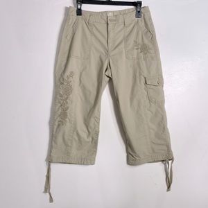 St. John’s bay lightweight cargo floral embroidered capri pant khaki size 4